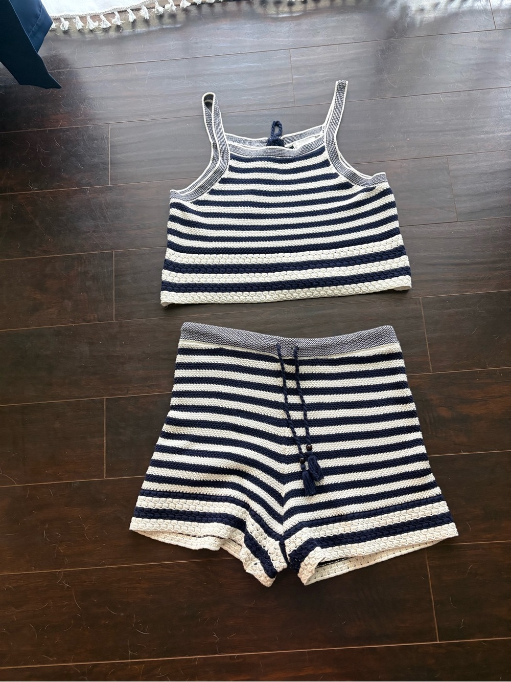 House of Harlow 1960 | Striped Crop Tank + Shorts | Navy & Cream | Size L - Picture 8 of 13